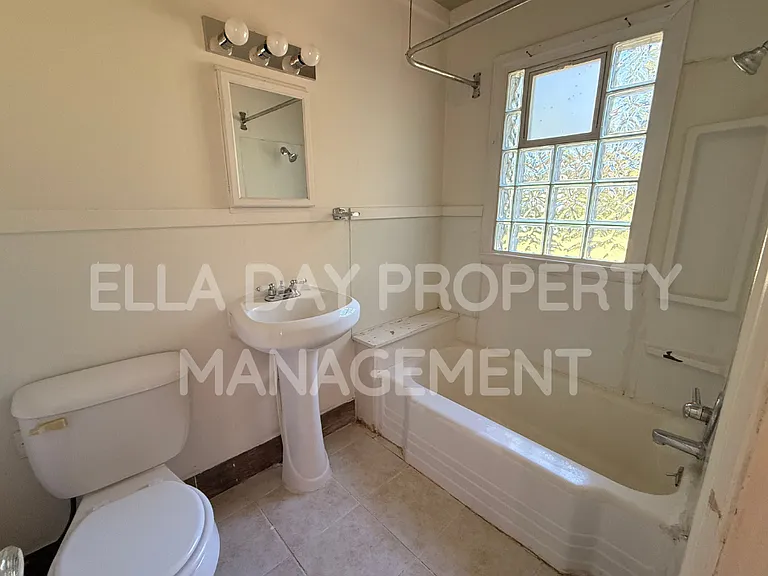 2610 E Grail St — Photo 6