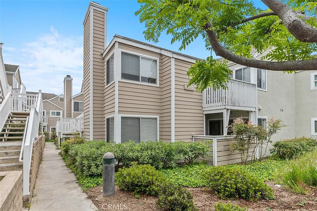 2 bed, 1022 sqft, $4,200 — Photo 4