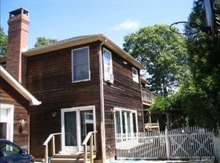 34 Lynn Ave, Hampton Bays, NY 11946