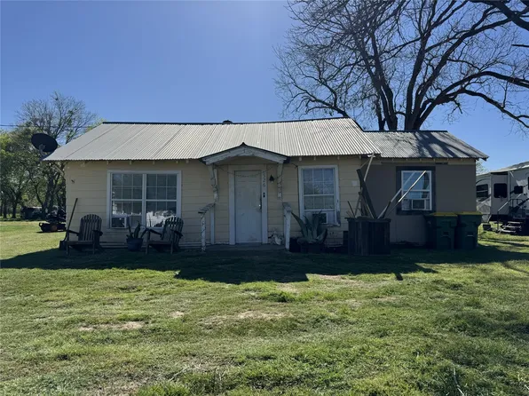 526 Henderson Blvd, Groesbeck, TX 76642