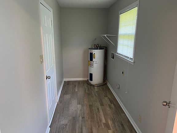 3rd image of 2510 Atwood Dr