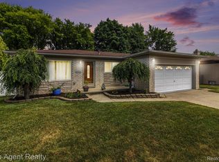 43954 McLean Dr, Sterling Heights, MI 48313