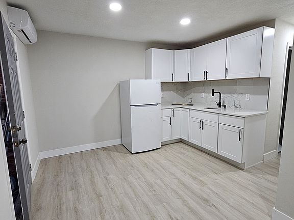 2nd image of 4415 Galloway Ln #A