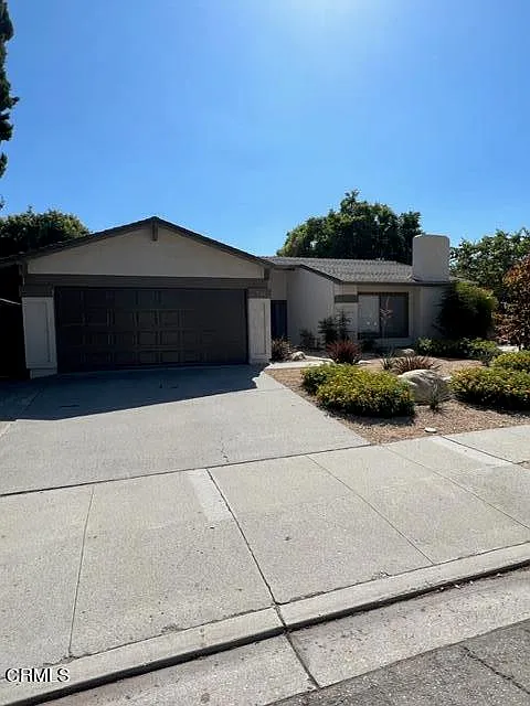 2 bed, 2.0 bath, 1392 sqft, $3,750 — Photo 2