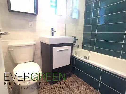 Rented by Evergreen Apartments BK | media 7
