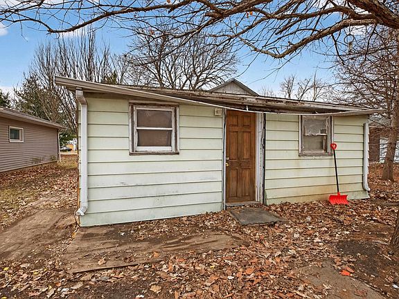 2nd image of 143 Chicago St