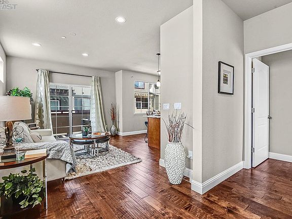 5th image of 288 La Pala Dr