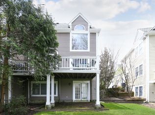 15 Wyndham Close, White Plains, NY 10605