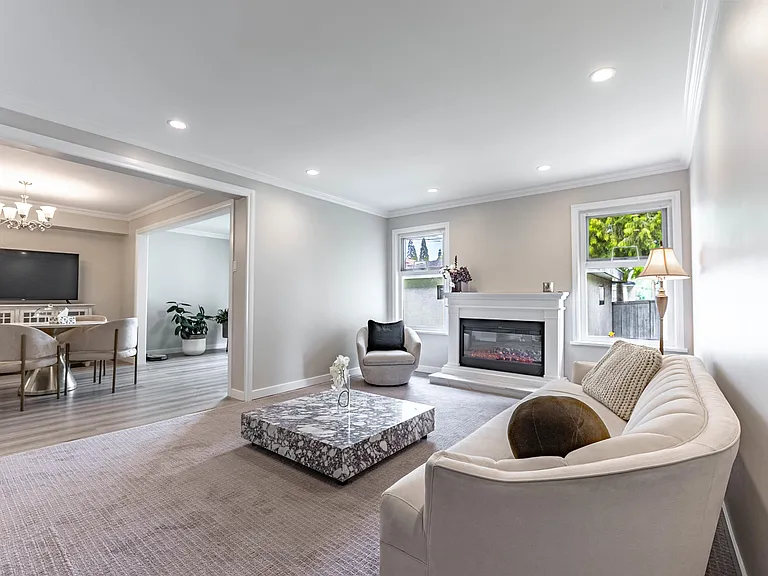 7776 Osler St — Photo 8