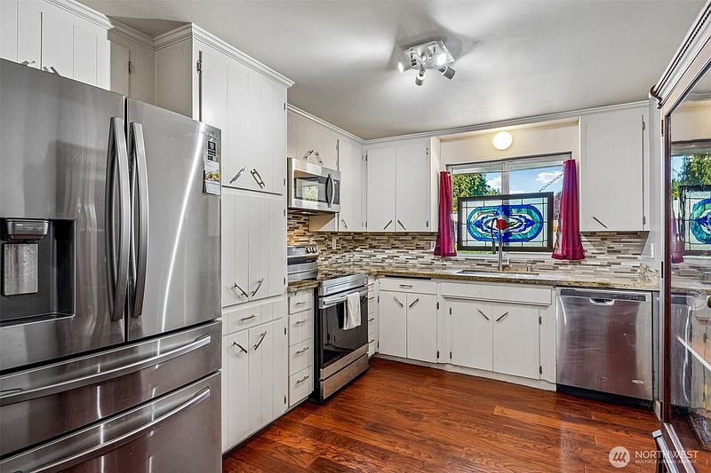 5th image of 1006 S 72nd Street
