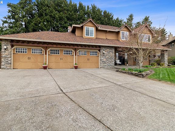 2nd image of 3404 SE 165th Ave