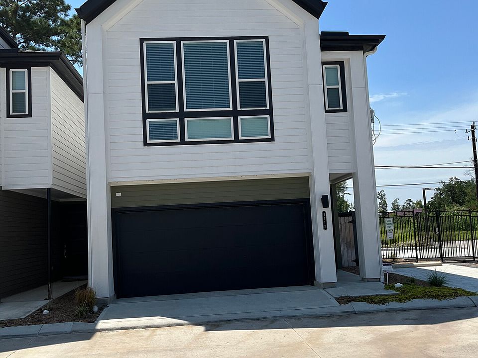 1st image of 1117 Highland Square Ln