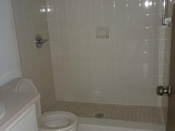 5th image of 2347 NE 10th Ct