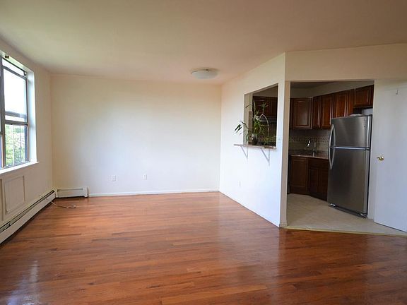 2nd image of 1943 Fulton St #3