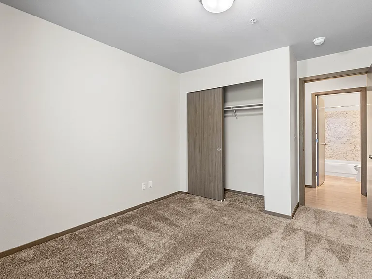 2 Bed 2 Bath Deluxe - 990 Sq Ft 2 Bed 2 Bath Deluxe - 990 Sq Ft