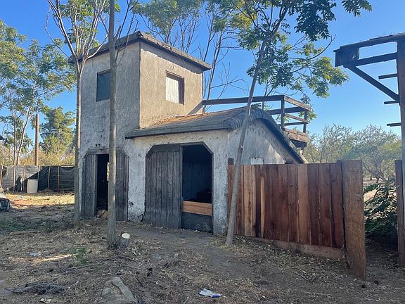 5th image of 7512 Jennings Rd