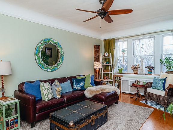 5th image of 836 S Maple Ave APT 21