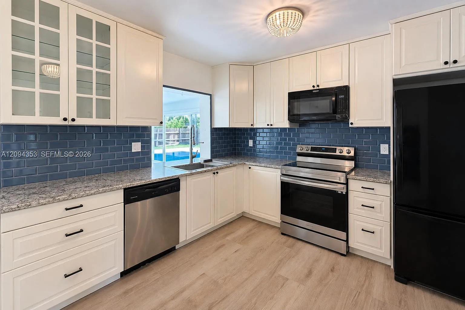 Vista Hills — Photo 2