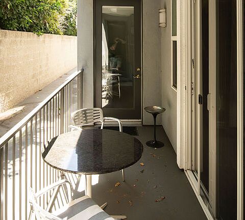 4th image of 10878 Bloomfield St #108
