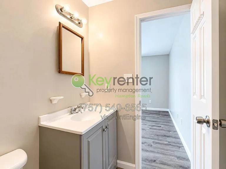 810 Huntly Dr — Photo 30