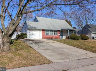174 Lower Orchard Dr, Levittown, PA 19056