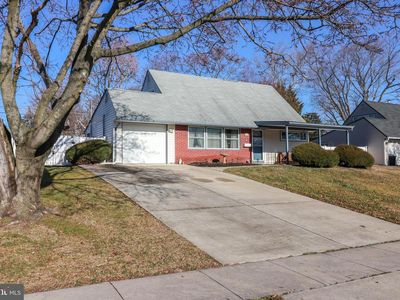 174 Lower Orchard Dr, Levittown, PA, 19056