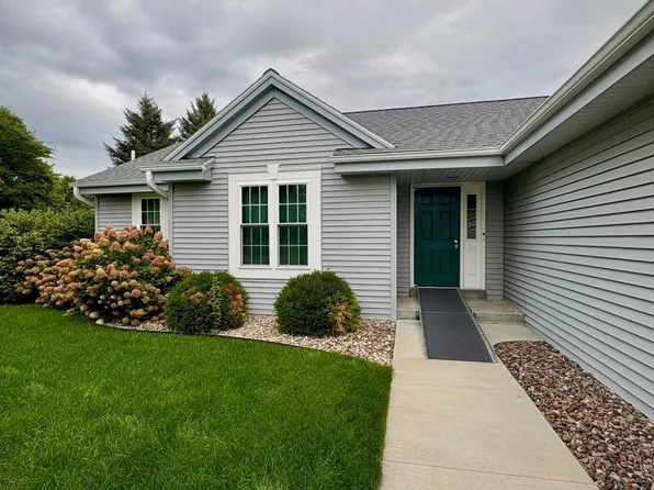 1701 Steeple Dr, East Troy, WI 53120