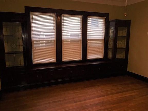 2nd image of 1659 Victoria Ave