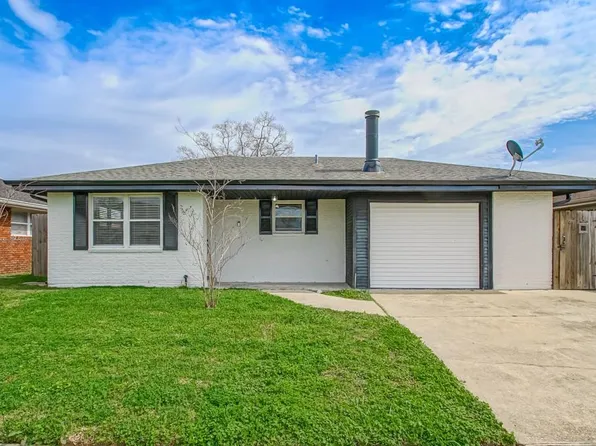 7517 Galaxy Dr, Violet, LA 70092