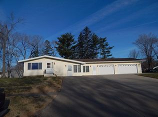 205 1st St, Keosauqua, IA 52565