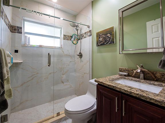 4th image of 3621 NE 8th Avenue