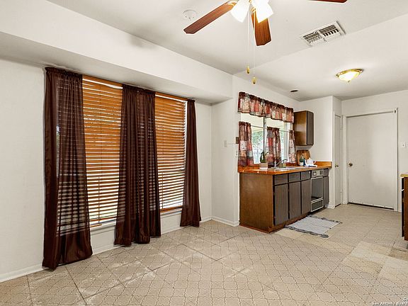 4th image of 404 BEVERLY DR