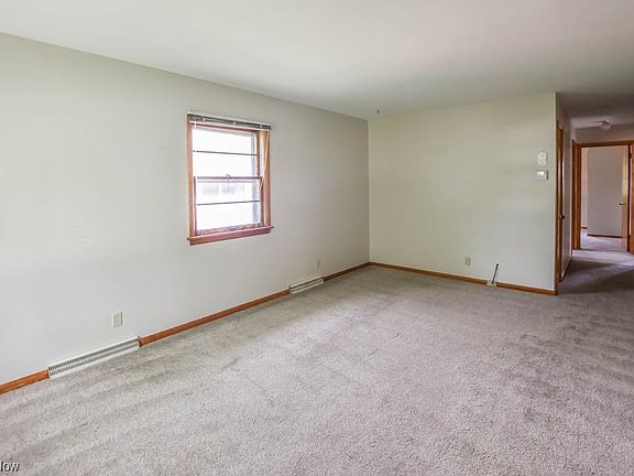 2nd image of 2637 Zesiger Ave