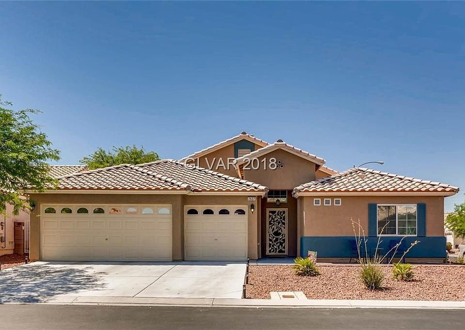 Welcome Home! One Story corner lot home faces North