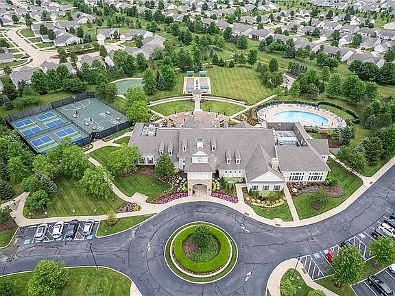 3rd image of 9469 Redington Dr