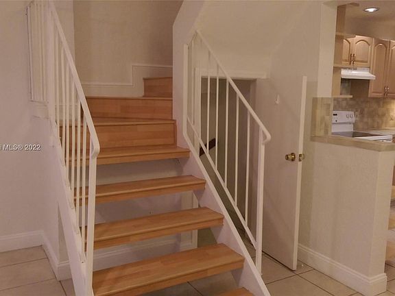 4th image of 8650 SW 67th Ave #1044