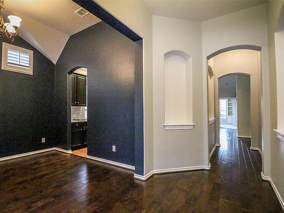 4th image of 3509 Beekman Dr