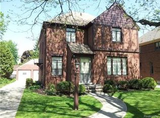 1372 Whittier Rd, Grosse Pointe Park, MI 48230