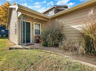 819 Mission Ave, Manhattan, KS 66502