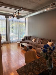 900 N Kingsbury St, Chicago, IL, 60610