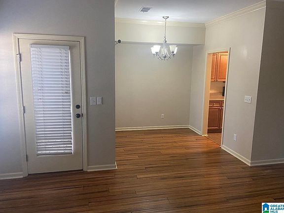 2nd image of 2064 Queens Ct