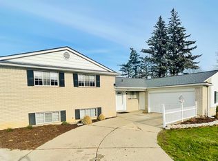 660 Cumberland St, Mount Clemens, MI 48043