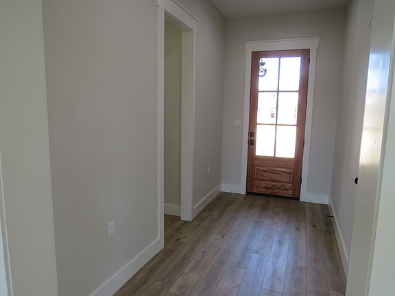 5th image of 107 Prairie Meadow Ln