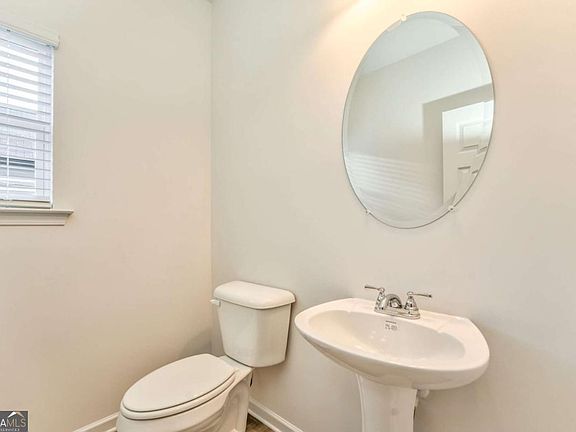 5th image of 15 Bennett Way