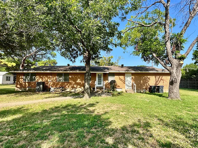 1005 Oakwood Ln — Photo 28