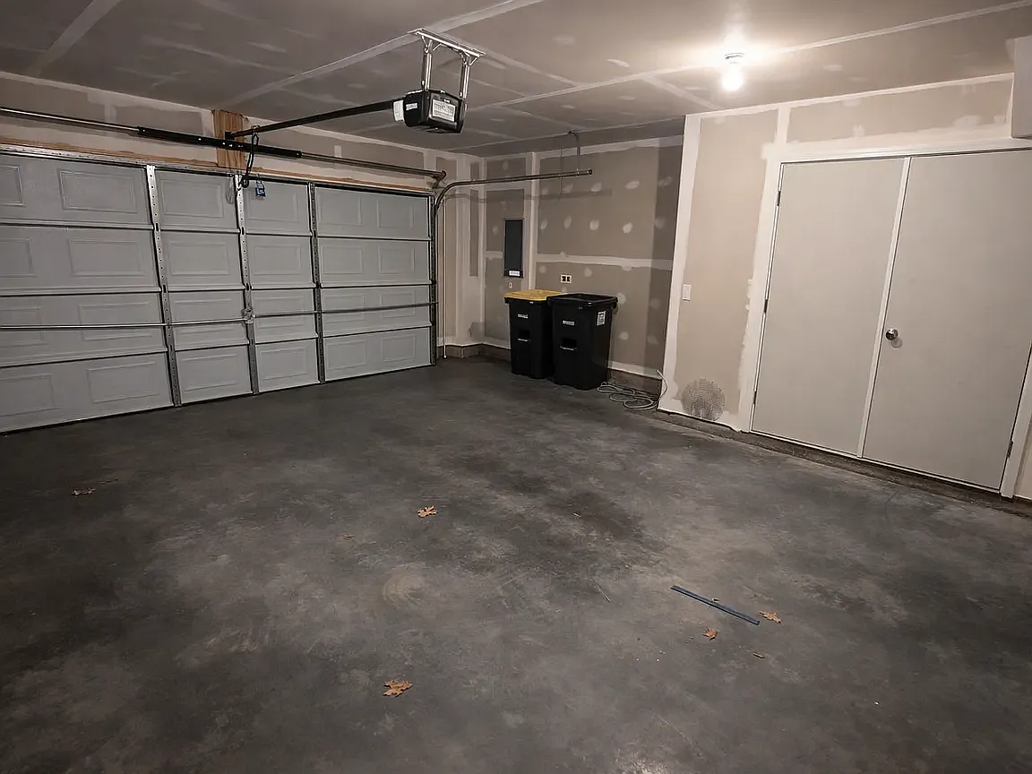 3 bed, 1962 sqft, $3,399 — Photo 4