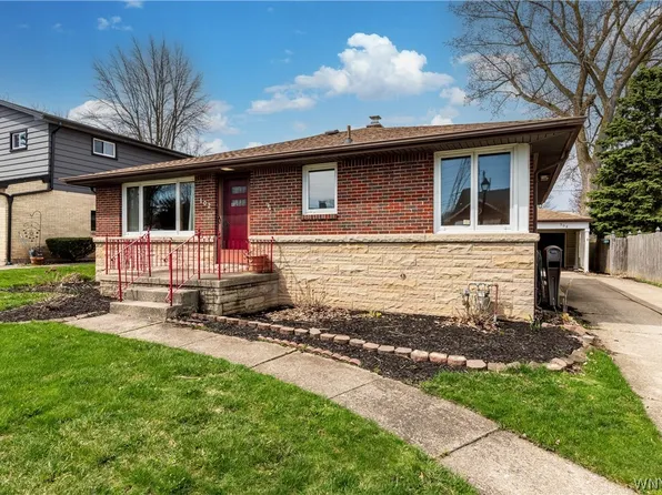 102 Cresthaven Dr, Cheektowaga, NY 14225