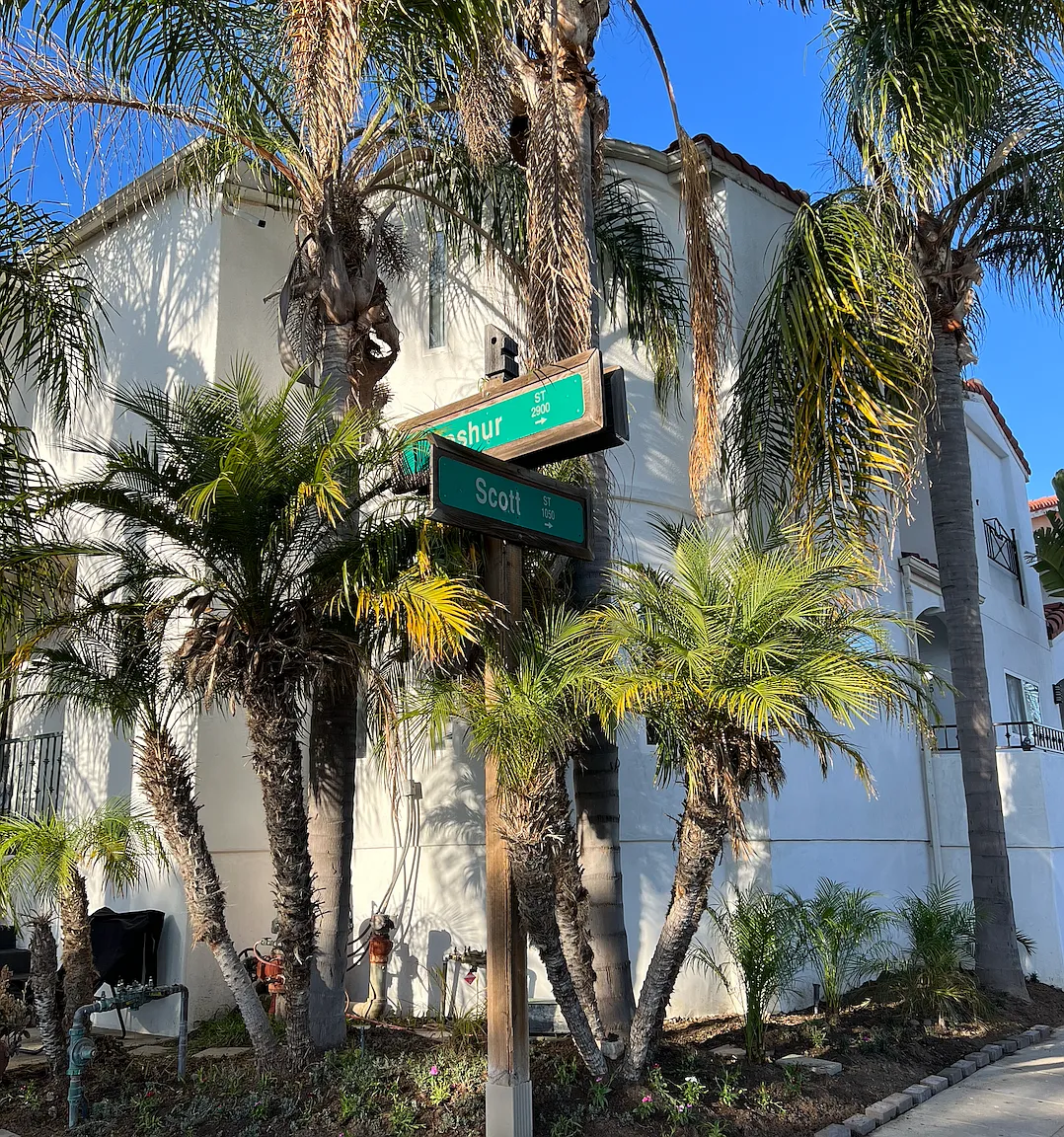 1050 Scott St — Photo 3