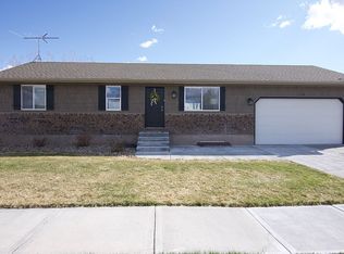 4198 E Edgewood Cir, Ammon, ID 83406