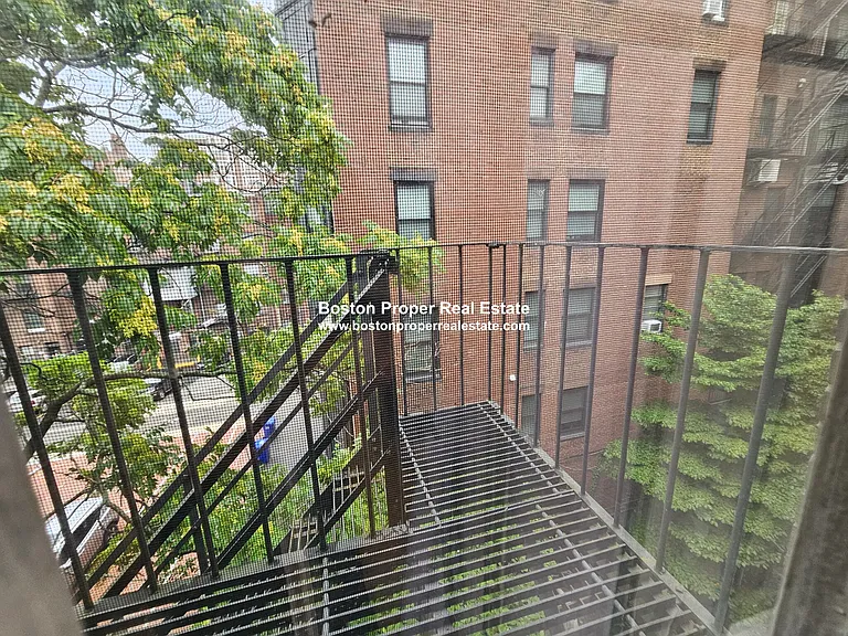 429 Marlborough St #2 — Photo 12